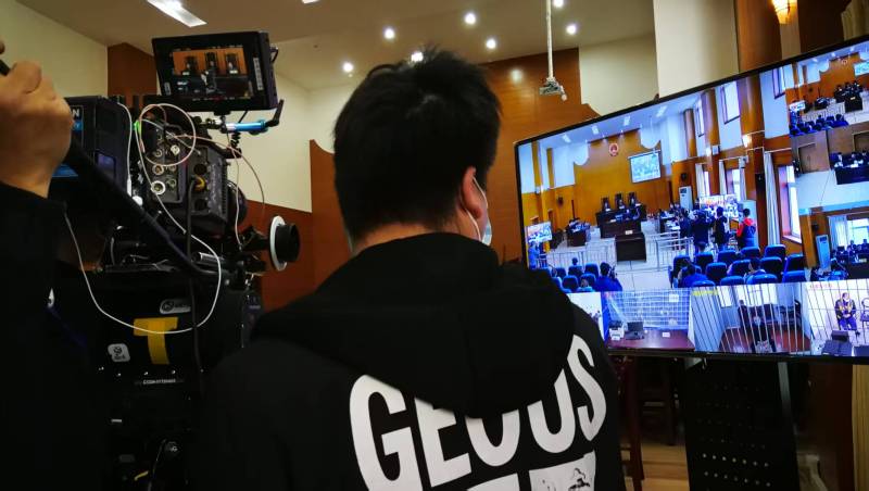 AI生成VS人工创意——西城区广告片拍摄公司的技术浪漫主义实践